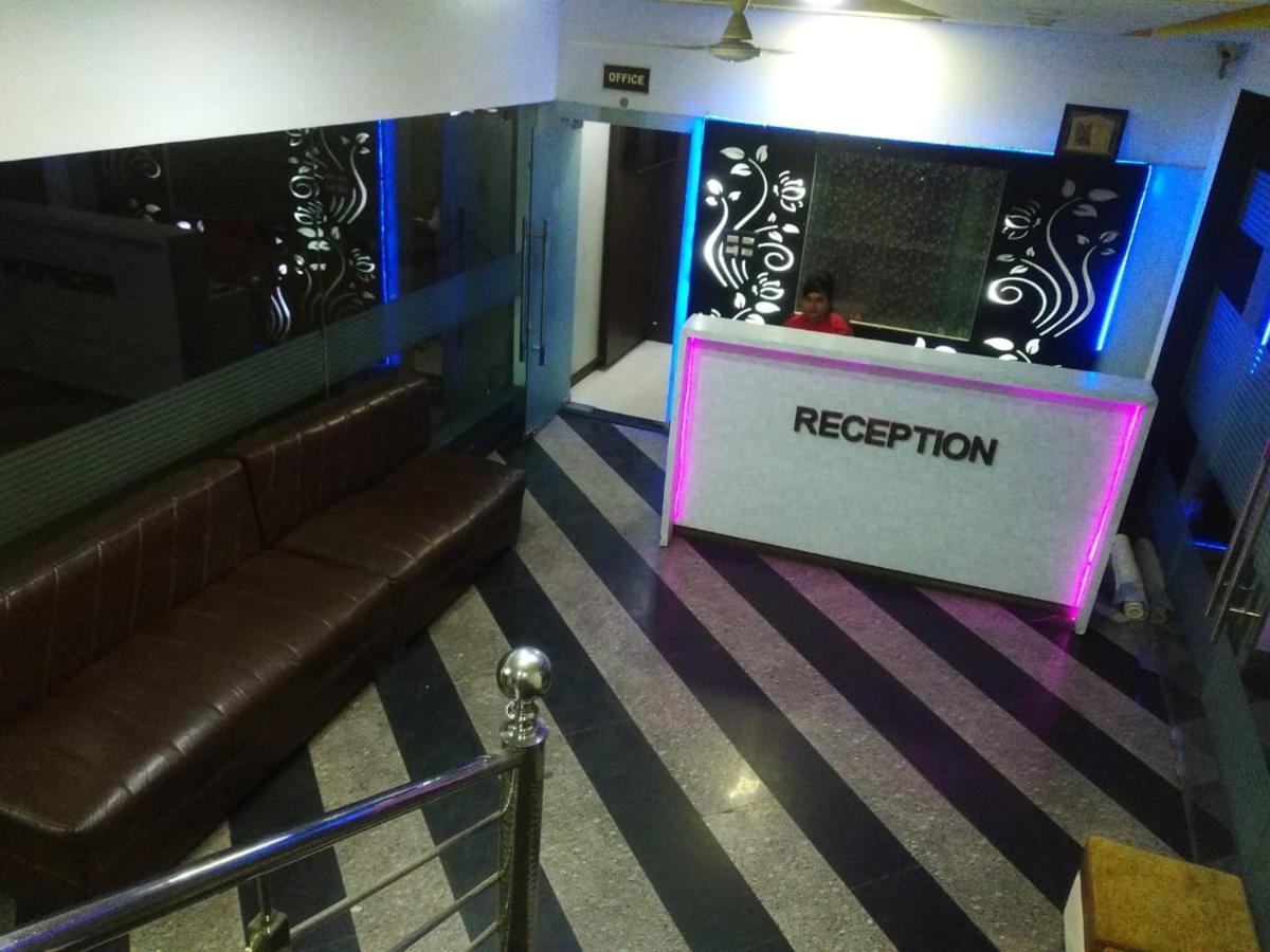 Negi'S Grand By Wb Hotels Kanpur Bagian luar foto