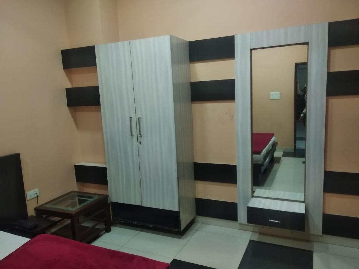 Negi'S Grand By Wb Hotels Kanpur Bagian luar foto