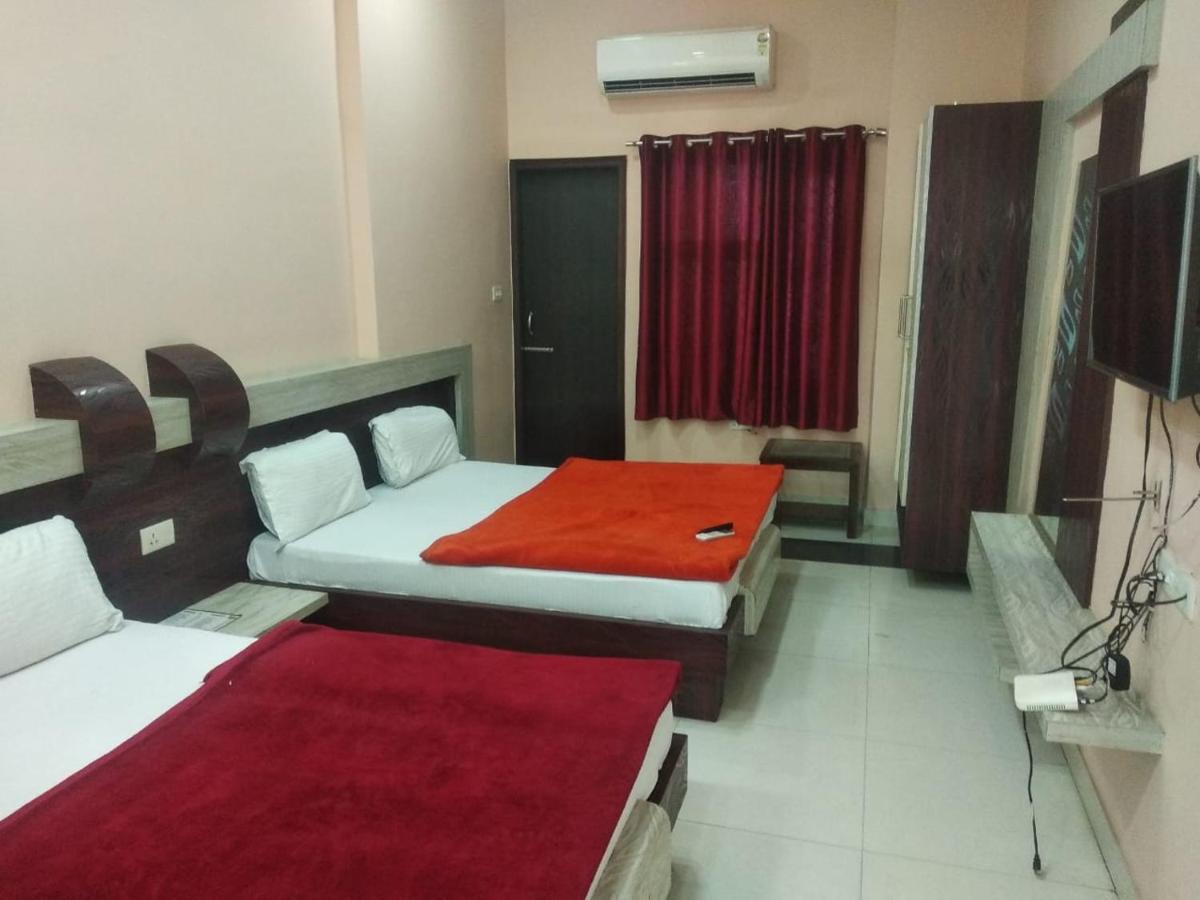 Negi'S Grand By Wb Hotels Kanpur Bagian luar foto