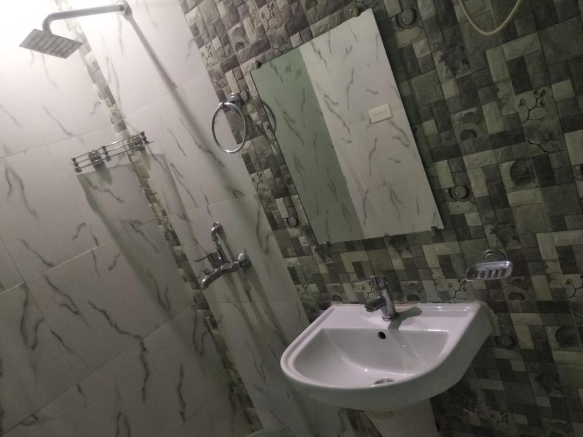 Negi'S Grand By Wb Hotels Kanpur Bagian luar foto