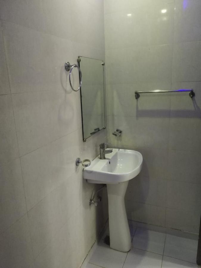 Negi'S Grand By Wb Hotels Kanpur Bagian luar foto