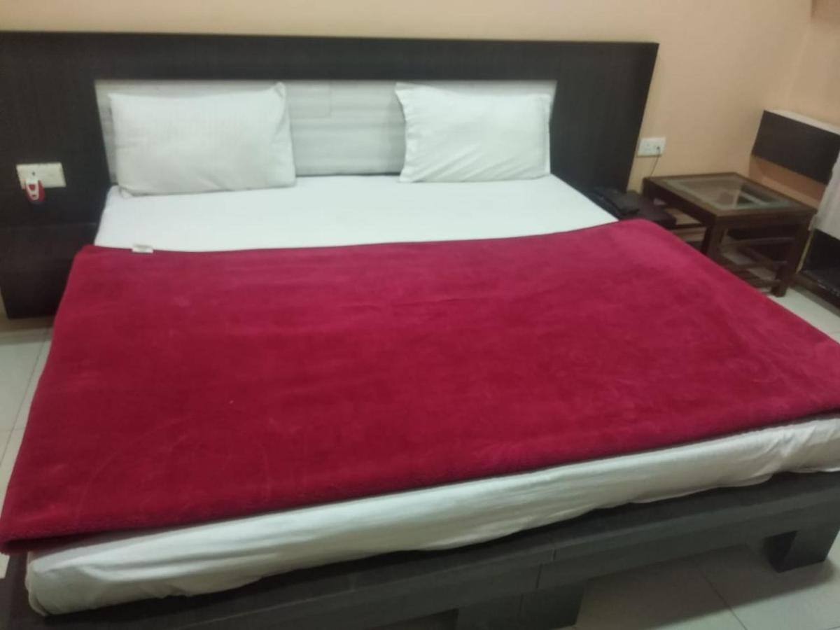 Negi'S Grand By Wb Hotels Kanpur Bagian luar foto